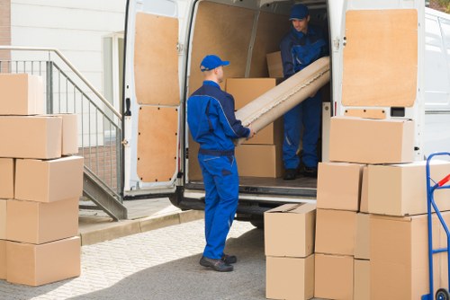 Removal truck hire support for homes and businesses in Wapping