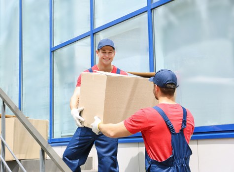 Man and van support for residential and office removals in Wapping