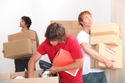 Removal van service for Wapping residential moves near riverside apartments