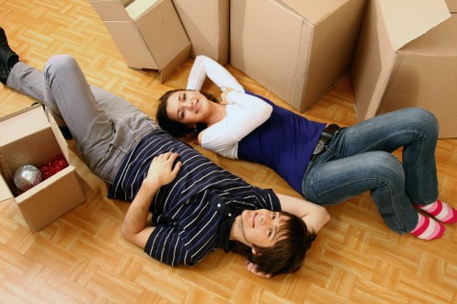 Safe and professional man with a van service in Wapping